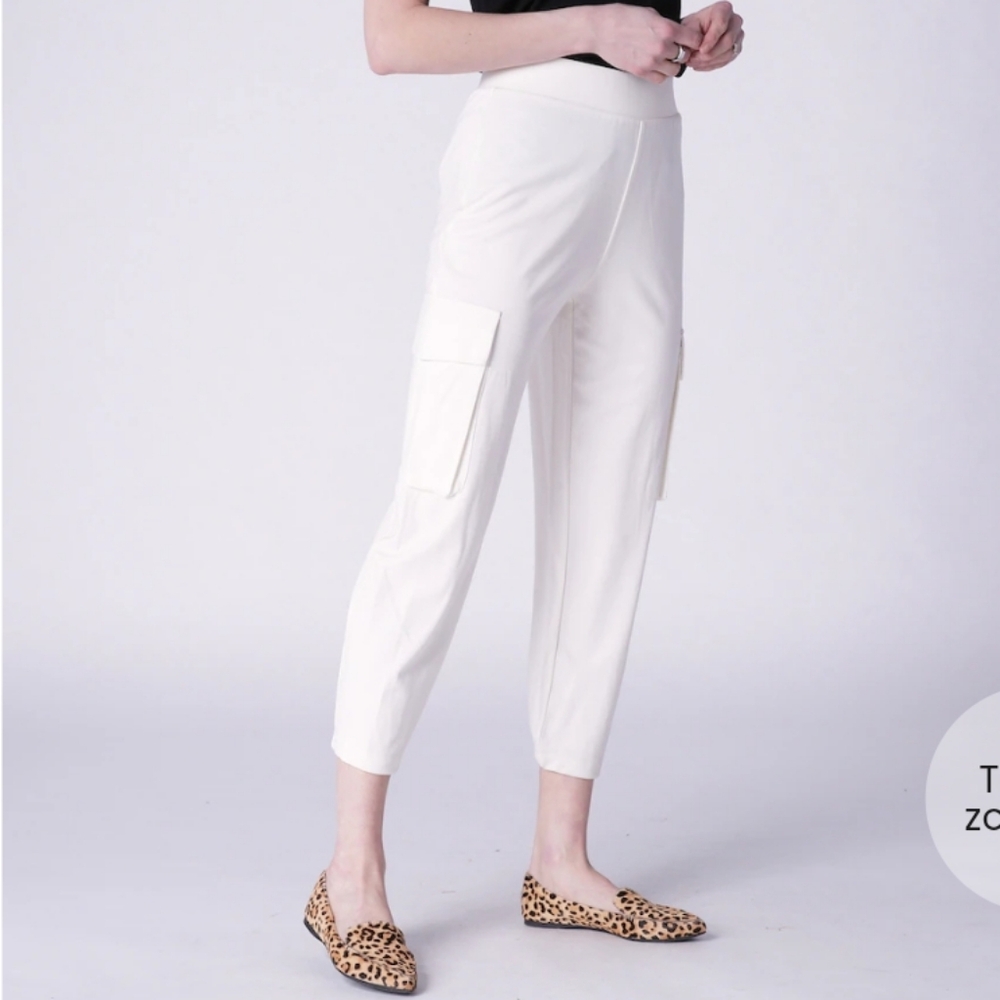 New MarlaWynne Polished Knit Jogger - White